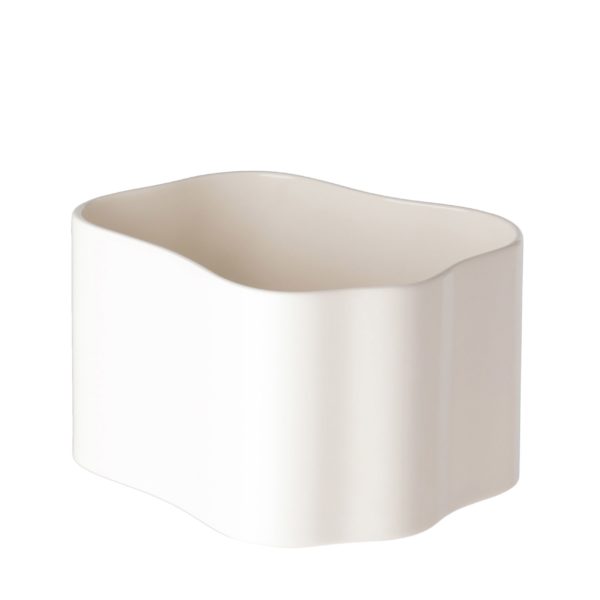 Riihitie-Plant-Pot-B-Medium-White_bord.ch