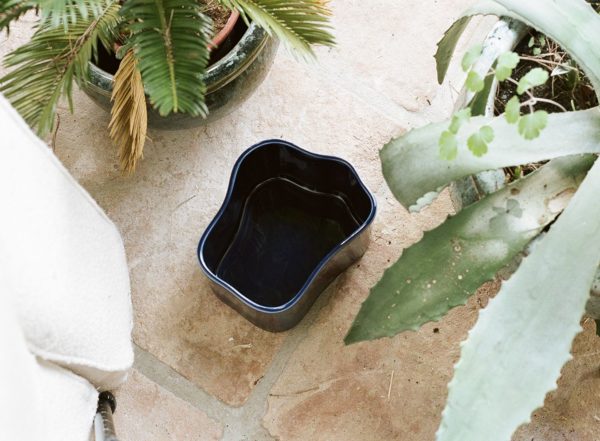 Riihitie-Plant-Pot-B-medium-blue_bord.ch