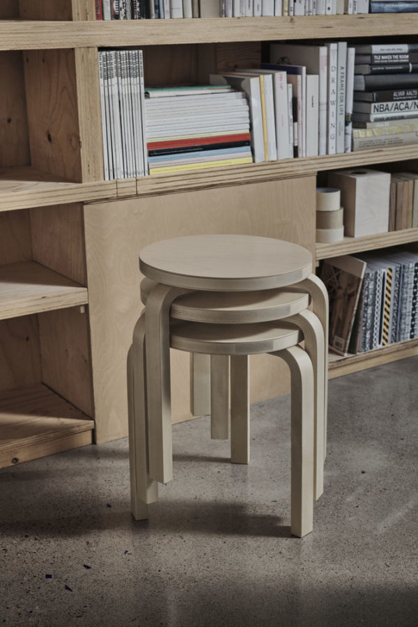 Stool 60 der ikonische Hocker 2